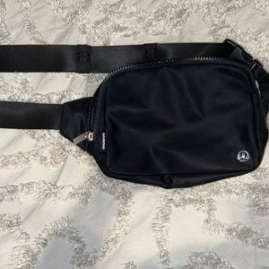Lulu lemon everywhere belt bag